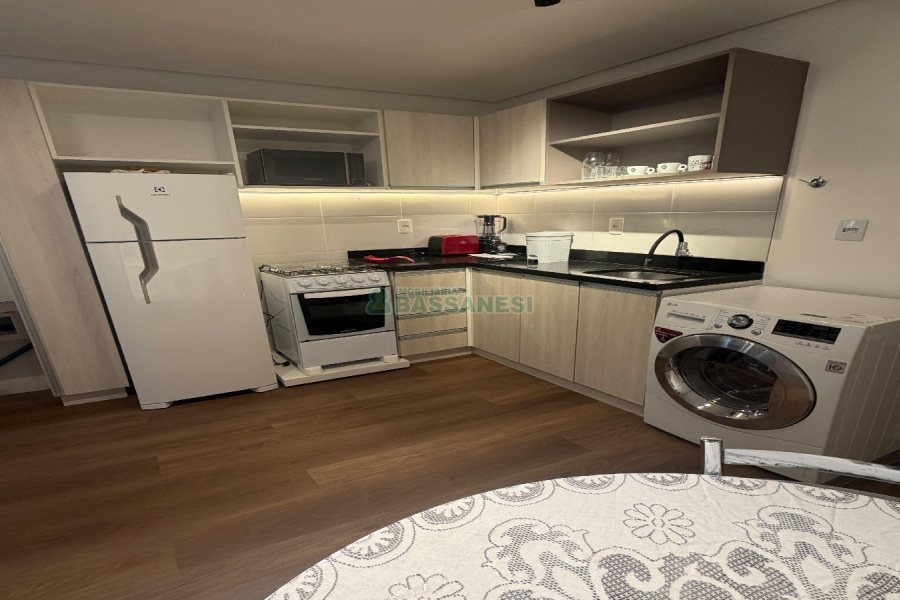 Apto Mobiliado com 30m², 1 dormitório, 1 vaga, no bairro Petrópolis em Caxias do Sul para Alugar