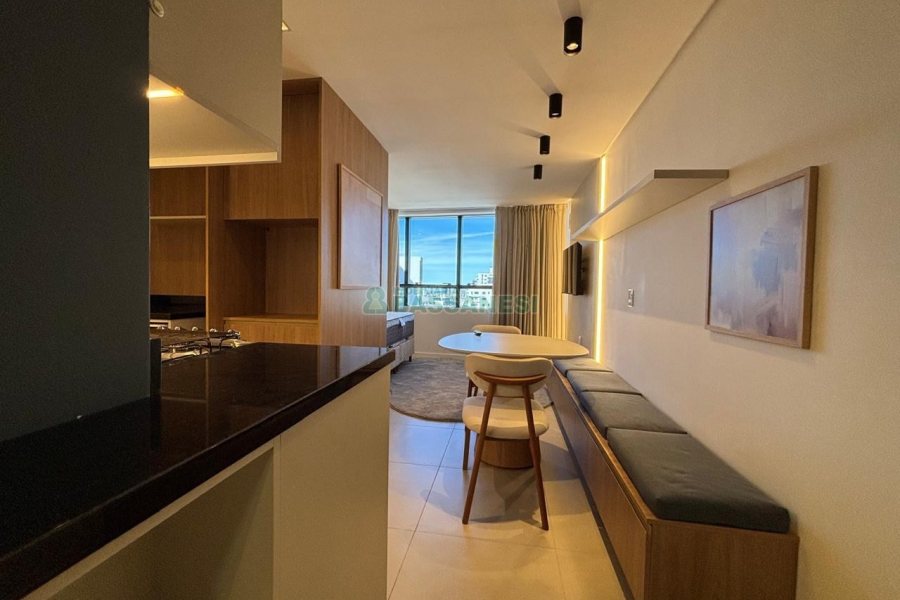 Apto Mobiliado com 32m², 1 dormitório, 1 vaga, no bairro São Pelegrino em Caxias do Sul para Alugar