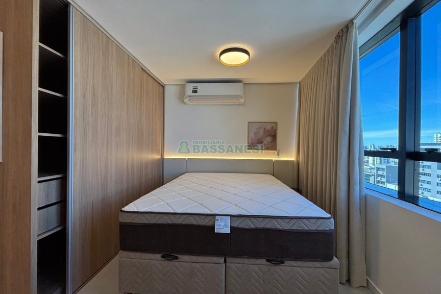 Apto Mobiliado com 32m², 1 dormitório, 1 vaga, no bairro São Pelegrino em Caxias do Sul para Alugar