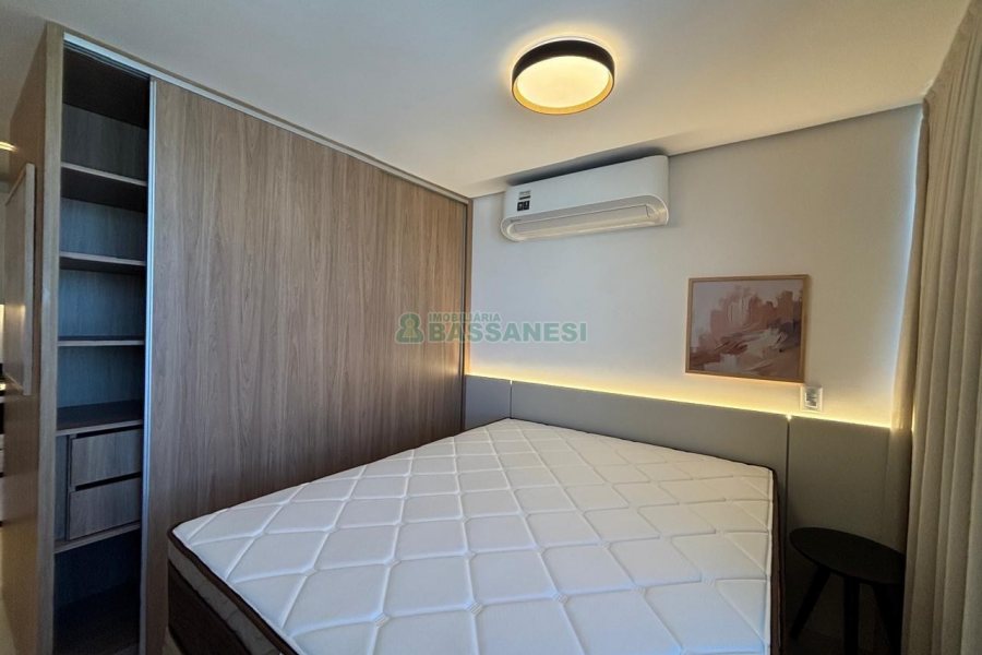 Apto Mobiliado com 32m², 1 dormitório, 1 vaga, no bairro São Pelegrino em Caxias do Sul para Alugar