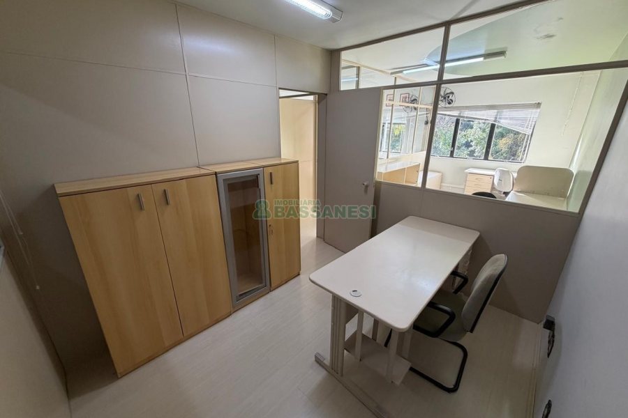 Sala Mobiliada com 60m², no bairro Lourdes em Caxias do Sul para Alugar