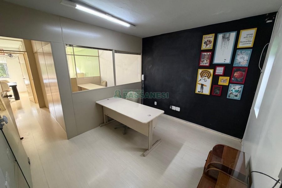 Sala Mobiliada com 60m², no bairro Lourdes em Caxias do Sul para Alugar