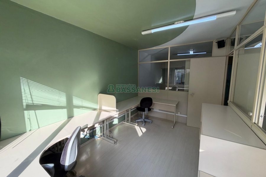 Sala Mobiliada com 60m², no bairro Lourdes em Caxias do Sul para Alugar