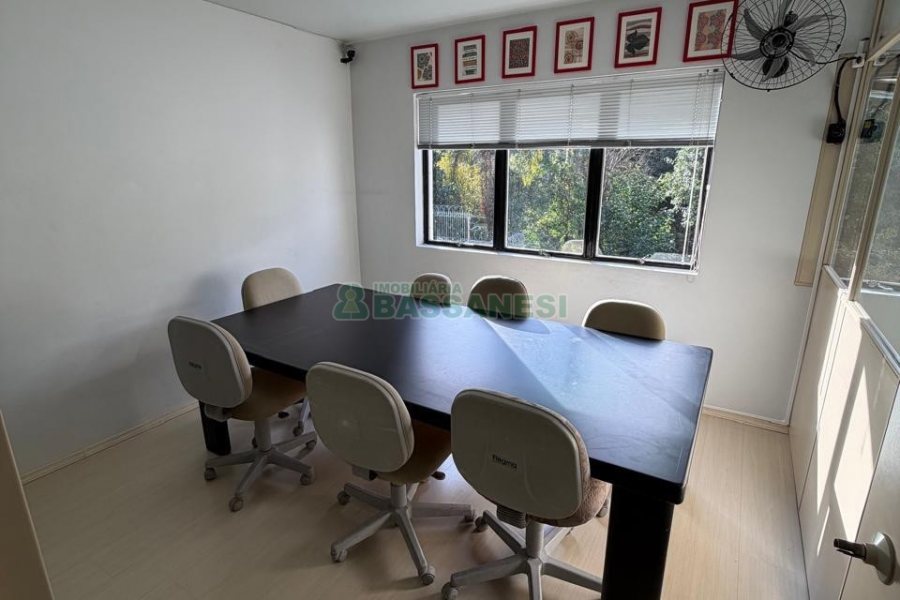 Sala Mobiliada com 60m², no bairro Lourdes em Caxias do Sul para Alugar