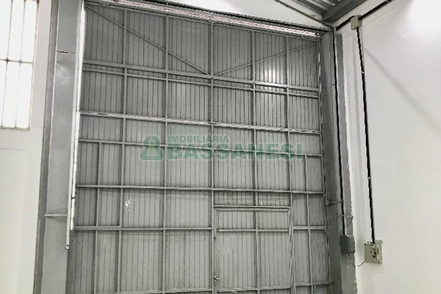 Pavilhão com 450m², no bairro São Ciro em Caxias do Sul para Alugar