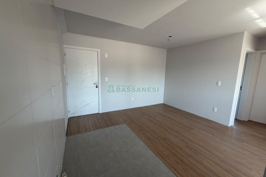 Apartamento com 56m², 2 dormitórios, 1 vaga, no bairro São Leopoldo em Caxias do Sul para Alugar