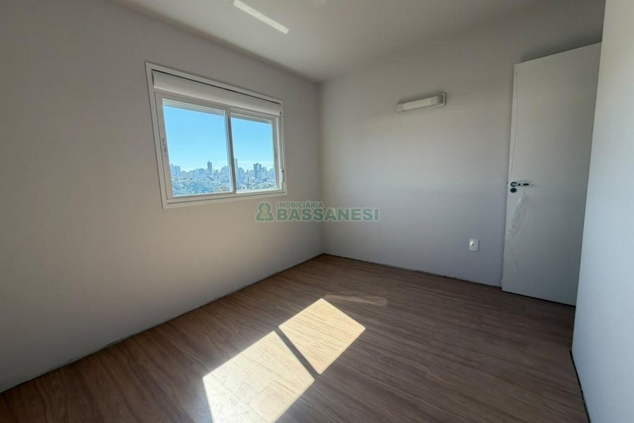Apartamento com 56m², 2 dormitórios, 1 vaga, no bairro São Leopoldo em Caxias do Sul para Alugar