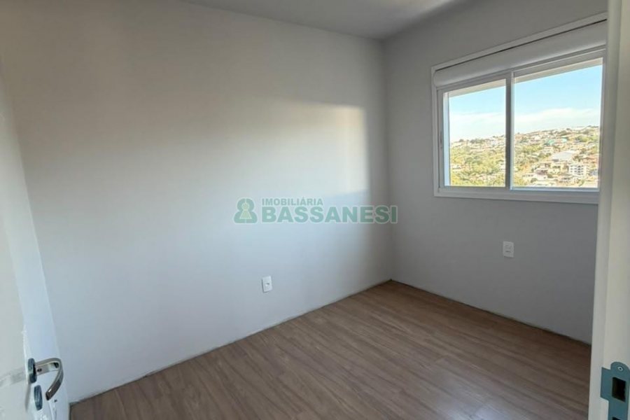 Apartamento com 56m², 2 dormitórios, 1 vaga, no bairro São Leopoldo em Caxias do Sul para Alugar