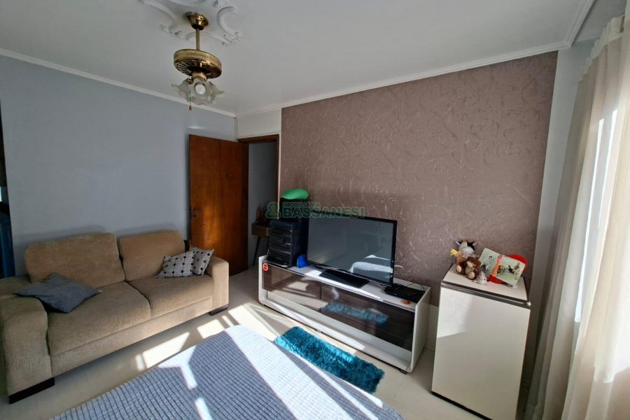Apartamento com 84m², 3 dormitórios, 1 vaga, no bairro Pio X em Caxias do Sul para Comprar