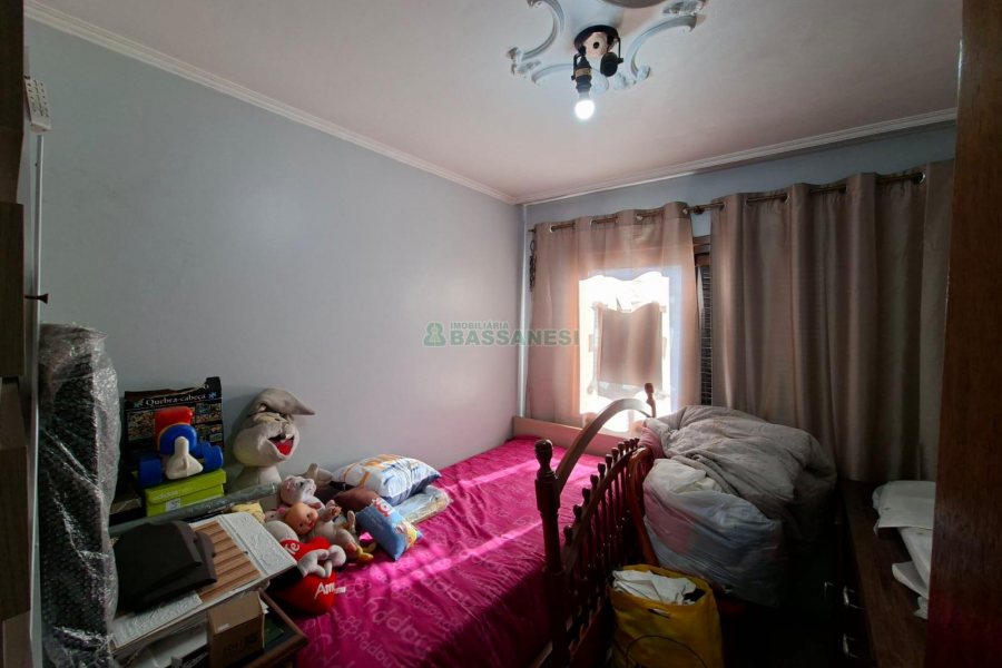 Apartamento com 84m², 3 dormitórios, 1 vaga, no bairro Pio X em Caxias do Sul para Comprar