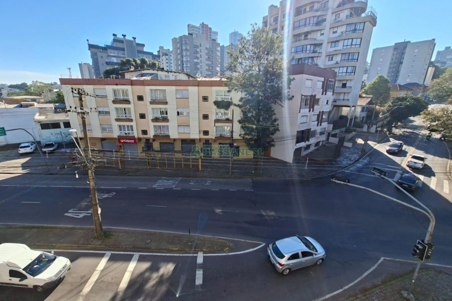 Apartamento com 84m², 3 dormitórios, 1 vaga, no bairro Pio X em Caxias do Sul para Comprar