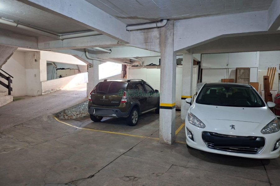 Apartamento com 84m², 3 dormitórios, 1 vaga, no bairro Pio X em Caxias do Sul para Comprar