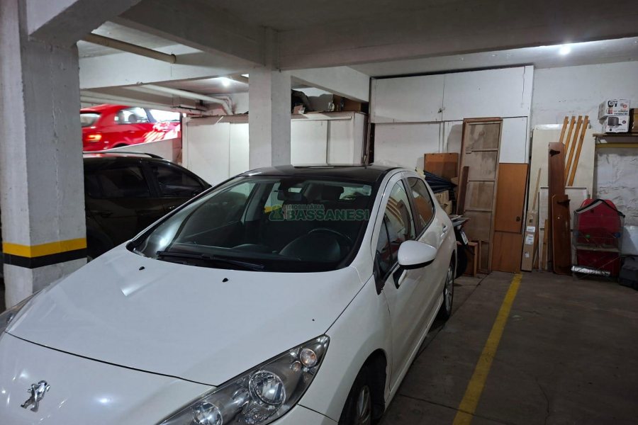 Apartamento com 84m², 3 dormitórios, 1 vaga, no bairro Pio X em Caxias do Sul para Comprar