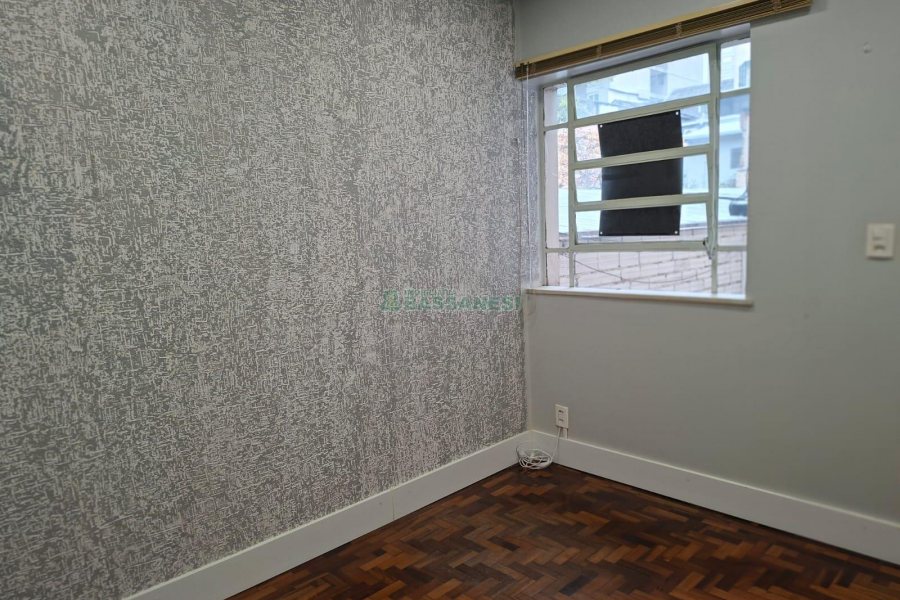 Sala com 55m², no bairro Centro em Caxias do Sul para Alugar ou Comprar