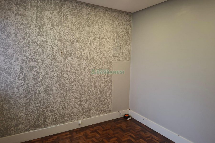 Sala com 55m², no bairro Centro em Caxias do Sul para Alugar ou Comprar