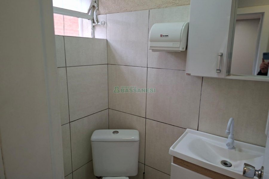 Sala com 55m², no bairro Centro em Caxias do Sul para Alugar ou Comprar