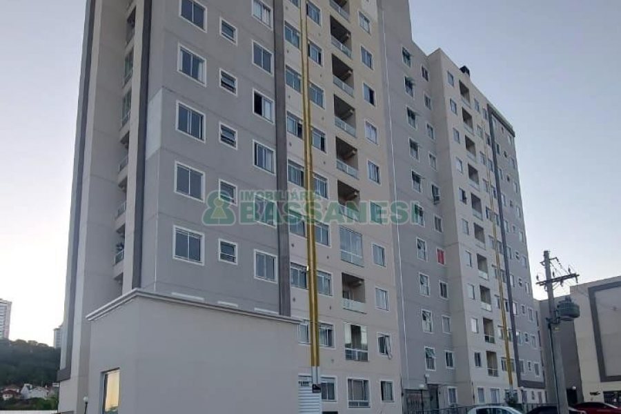 Apto Mobiliado com 42m², 2 dormitórios, 1 vaga, no bairro Panazzolo em Caxias do Sul para Alugar