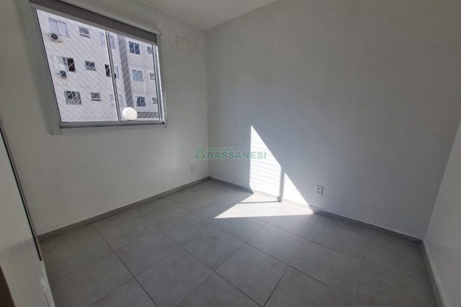 Apto Mobiliado com 42m², 2 dormitórios, 1 vaga, no bairro Panazzolo em Caxias do Sul para Alugar