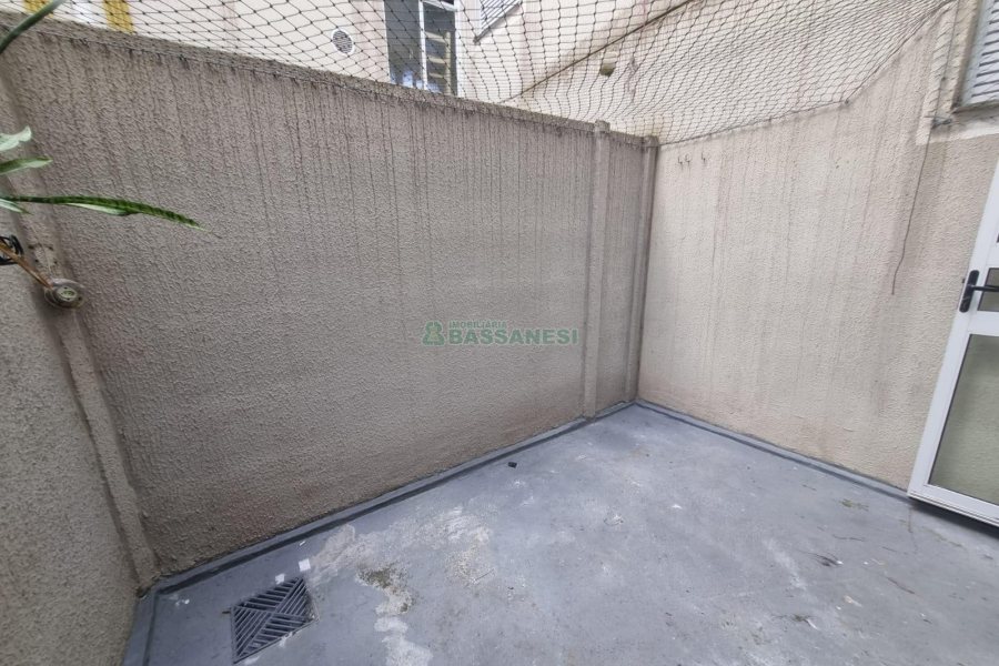 Apto Mobiliado com 42m², 2 dormitórios, 1 vaga, no bairro Panazzolo em Caxias do Sul para Alugar