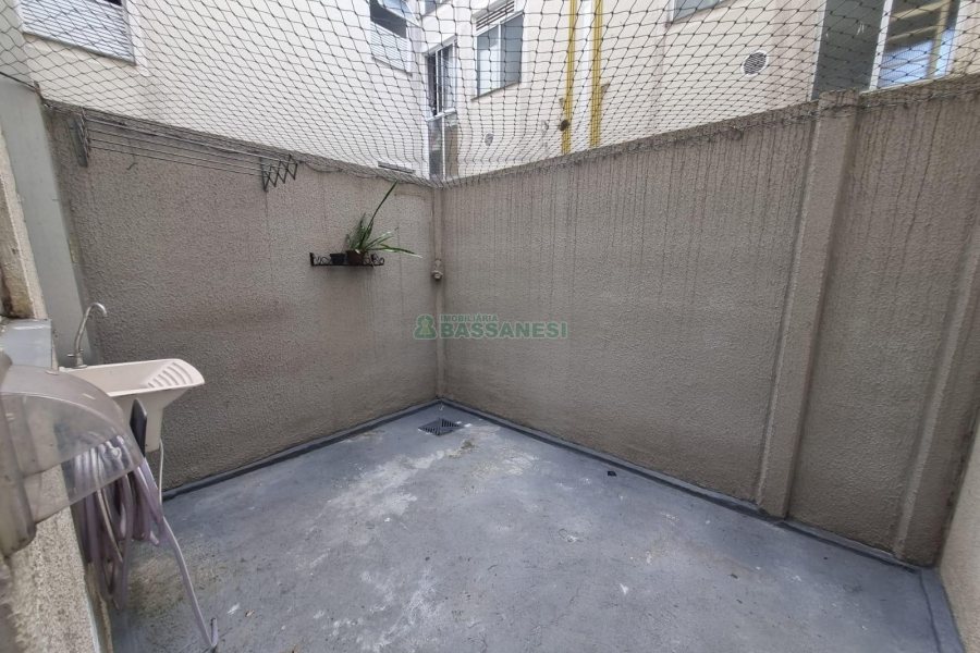 Apto Mobiliado com 42m², 2 dormitórios, 1 vaga, no bairro Panazzolo em Caxias do Sul para Alugar