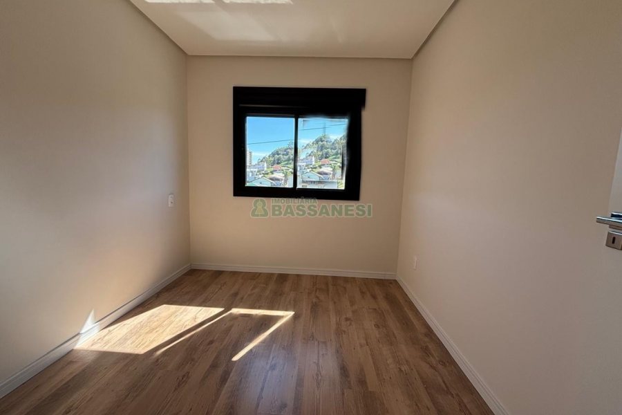 Apartamento com 72m², 2 dormitórios, 2 vagas, no bairro São Luiz em Caxias do Sul para Alugar