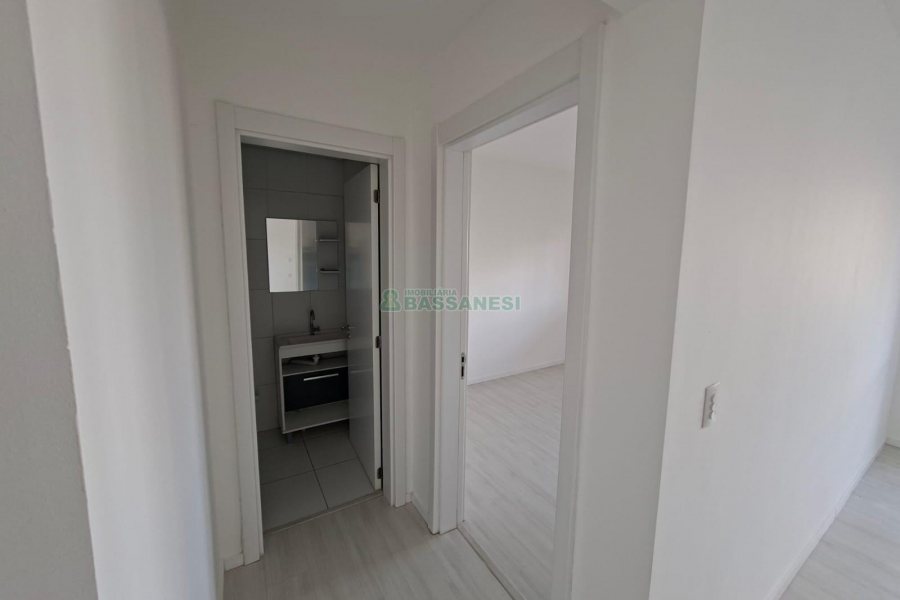 Apartamento com 50m², 1 dormitório, 1 vaga, no bairro Lourdes em Caxias do Sul para Comprar