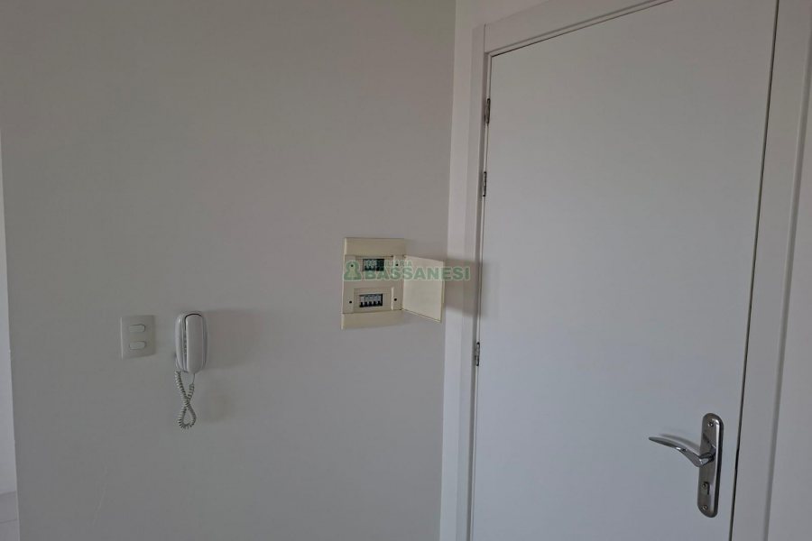 Apartamento com 50m², 1 dormitório, 1 vaga, no bairro Lourdes em Caxias do Sul para Comprar