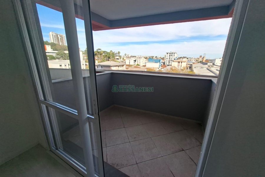 Apartamento com 50m², 1 dormitório, 1 vaga, no bairro Lourdes em Caxias do Sul para Comprar
