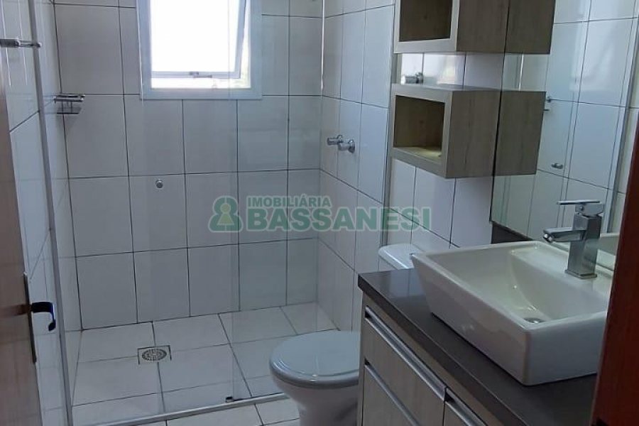 Apartamento com 70m², 3 dormitórios, 1 vaga, no bairro Santa Lúcia em Caxias do Sul para Alugar