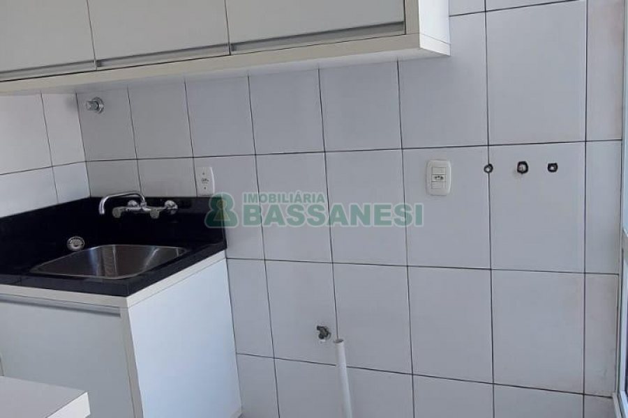 Apartamento com 70m², 3 dormitórios, 1 vaga, no bairro Santa Lúcia em Caxias do Sul para Alugar