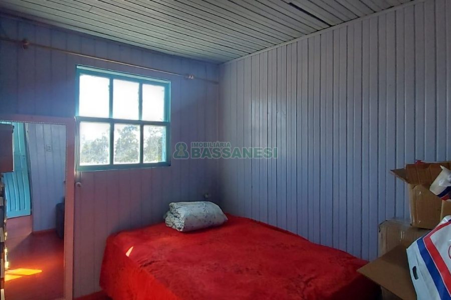 Casa Mobiliada com 65m², 2 dormitórios, 1 vaga, no bairro Cidade Nova em Caxias do Sul para Alugar