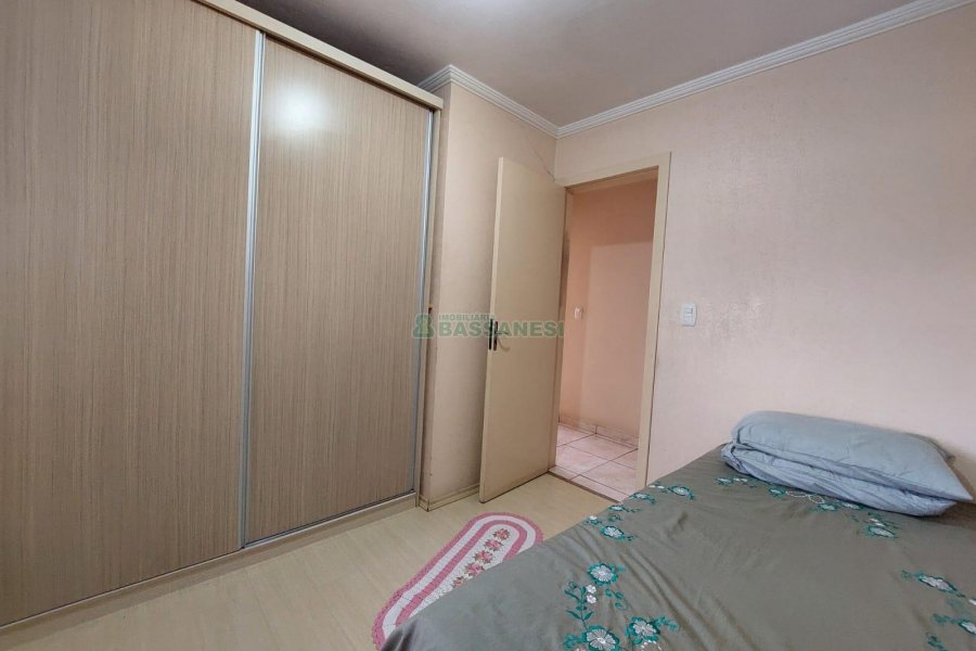 Casa com 229m², 3 dormitórios, 4 vagas, no bairro Santa Lúcia em Caxias do Sul para Comprar