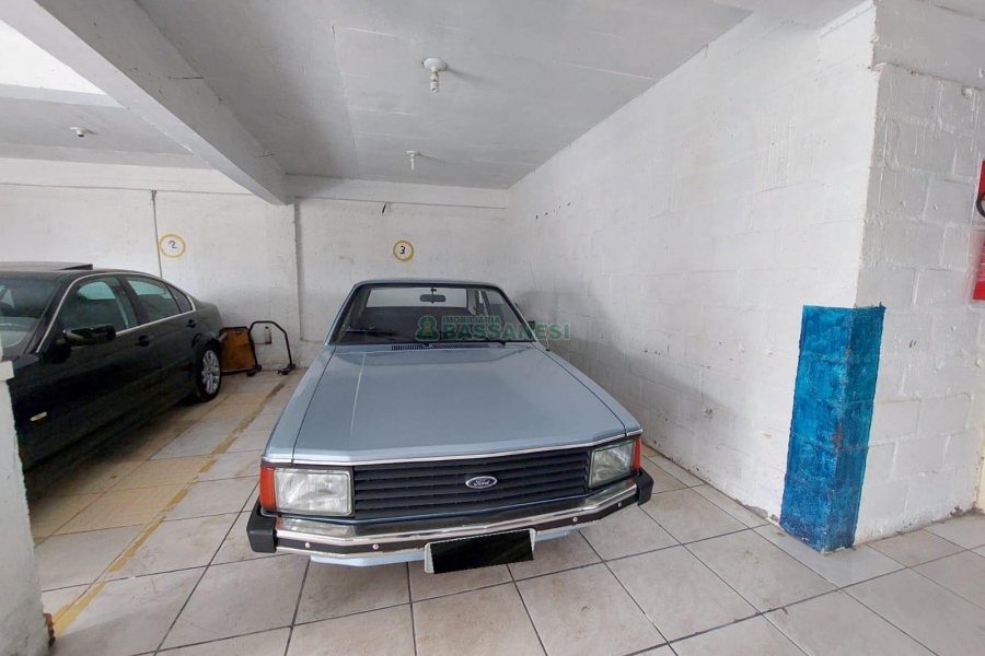 Casa com 229m², 3 dormitórios, 4 vagas, no bairro Santa Lúcia em Caxias do Sul para Comprar