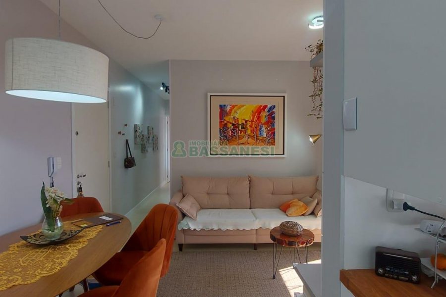 Apartamento com 57m², 2 dormitórios, 1 vaga, no bairro Sagrada Família em Caxias do Sul para Comprar