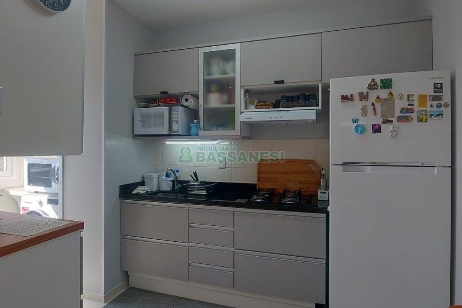 Apartamento com 57m², 2 dormitórios, 1 vaga, no bairro Sagrada Família em Caxias do Sul para Comprar