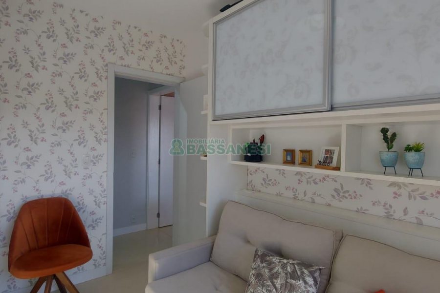 Apartamento com 57m², 2 dormitórios, 1 vaga, no bairro Sagrada Família em Caxias do Sul para Comprar