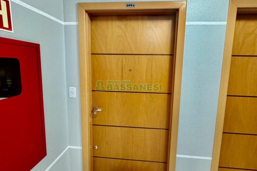 Apto Mobiliado com 60m², 2 dormitórios, 1 vaga, no bairro Vinhedos em Caxias do Sul para Alugar