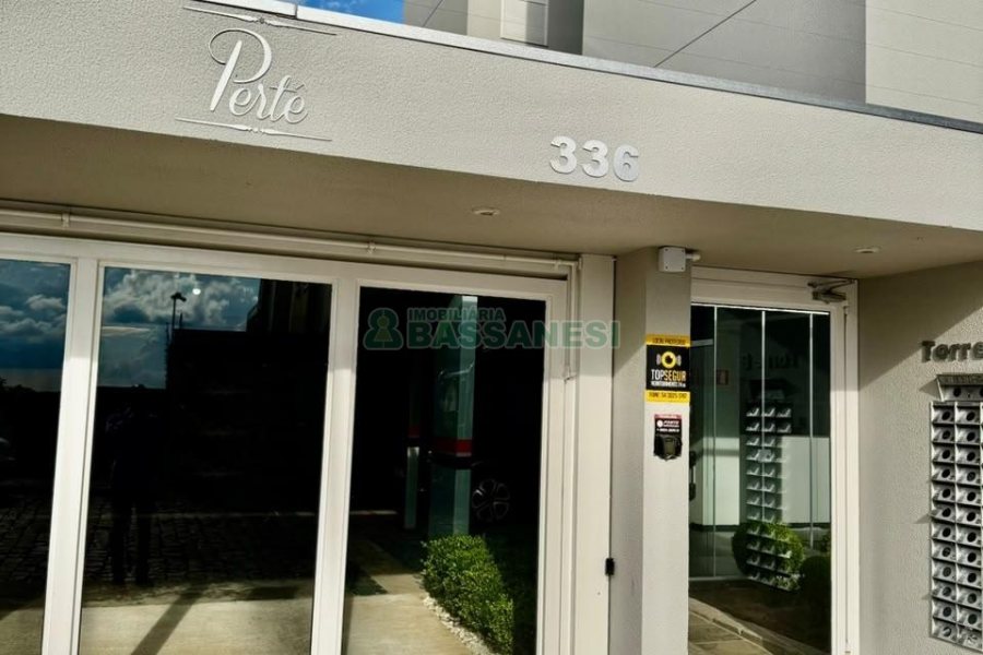 Apto Mobiliado com 60m², 2 dormitórios, 1 vaga, no bairro Vinhedos em Caxias do Sul para Alugar
