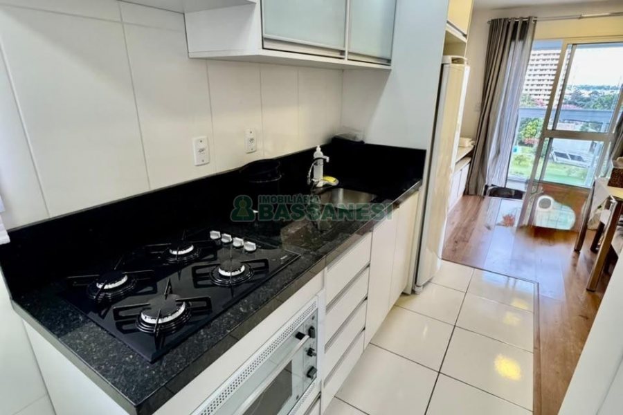Apto Mobiliado com 60m², 2 dormitórios, 1 vaga, no bairro Vinhedos em Caxias do Sul para Alugar