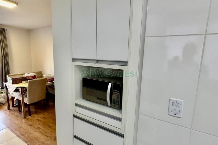 Apto Mobiliado com 60m², 2 dormitórios, 1 vaga, no bairro Vinhedos em Caxias do Sul para Alugar
