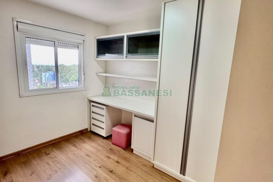 Apto Mobiliado com 60m², 2 dormitórios, 1 vaga, no bairro Vinhedos em Caxias do Sul para Alugar