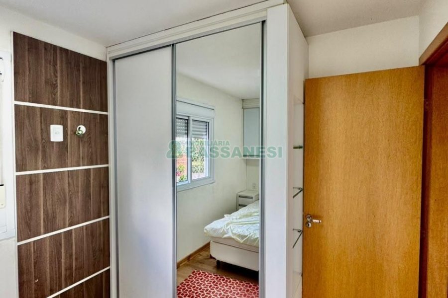 Apto Mobiliado com 60m², 2 dormitórios, 1 vaga, no bairro Vinhedos em Caxias do Sul para Alugar