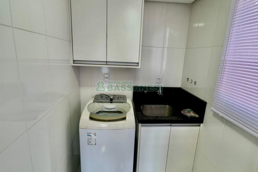 Apto Mobiliado com 60m², 2 dormitórios, 1 vaga, no bairro Vinhedos em Caxias do Sul para Alugar