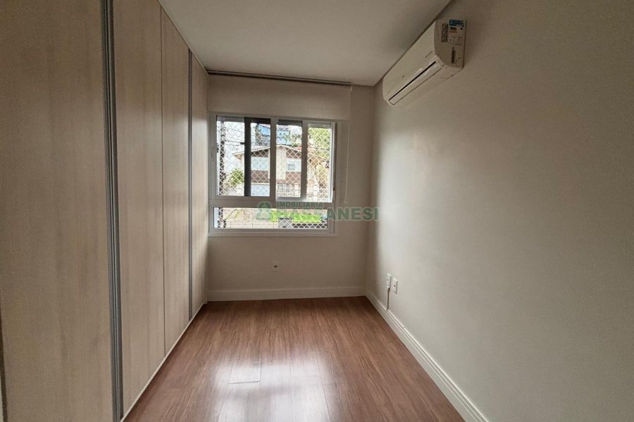 Apartamento com 92m², 3 dormitórios, 2 vagas, no bairro Cinqüentenário em Caxias do Sul para Alugar