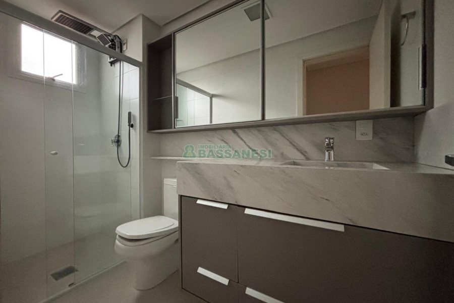Apartamento com 92m², 3 dormitórios, 2 vagas, no bairro Cinqüentenário em Caxias do Sul para Alugar