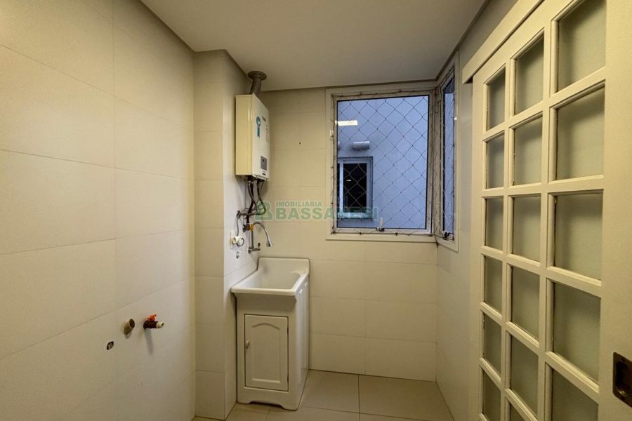 Apartamento com 92m², 3 dormitórios, 2 vagas, no bairro Cinqüentenário em Caxias do Sul para Alugar