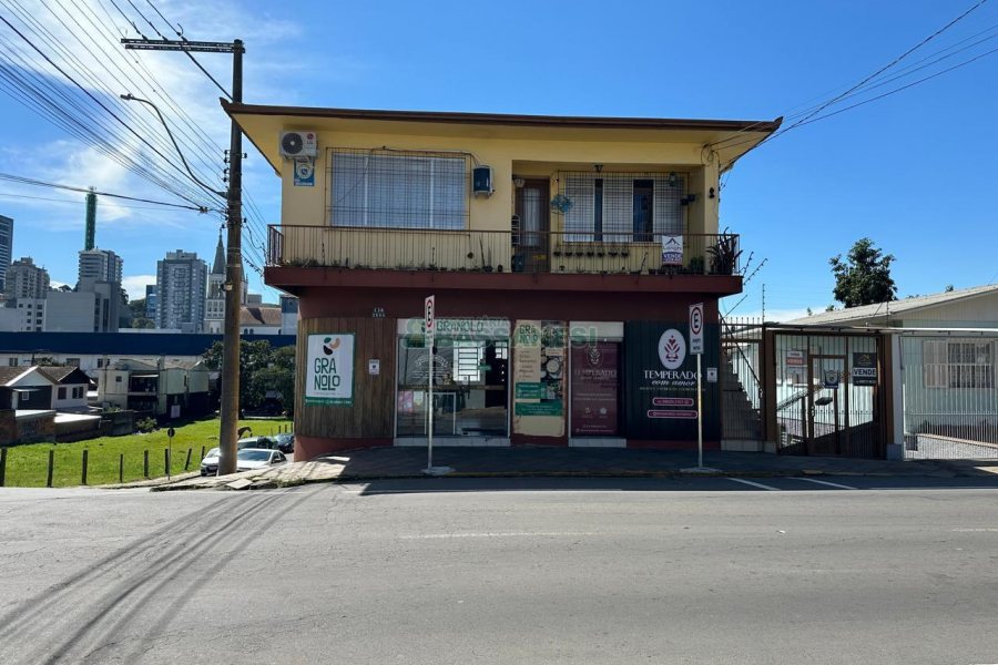 Casa com 203m², 2 dormitórios, 1 vaga, no bairro Nossa Senhora de Lourdes em Caxias do Sul para Comprar