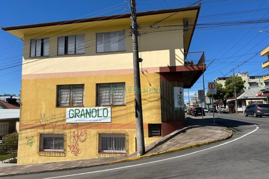 Casa com 203m², 2 dormitórios, 1 vaga, no bairro Nossa Senhora de Lourdes em Caxias do Sul para Comprar
