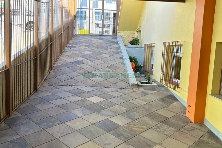 Casa com 203m², 2 dormitórios, 1 vaga, no bairro Nossa Senhora de Lourdes em Caxias do Sul para Comprar