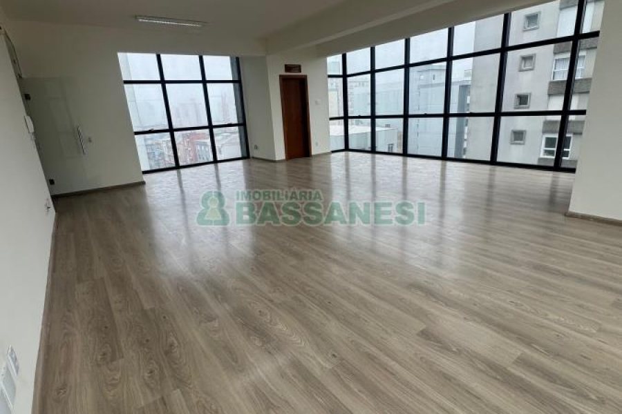 Sala com 70m², no bairro São Pelegrino em Caxias do Sul para Alugar